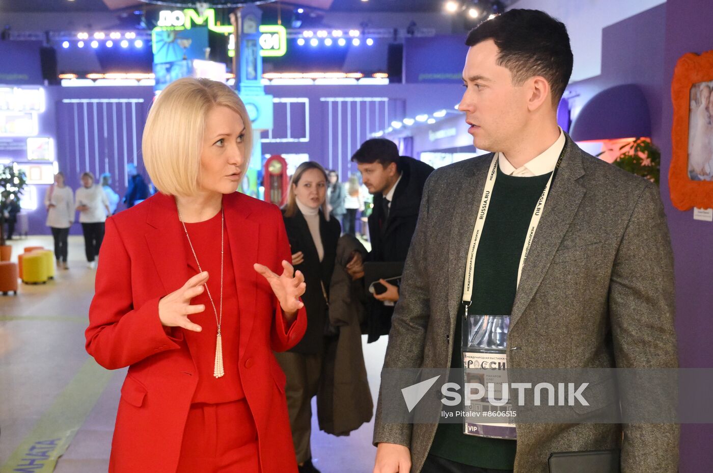 RUSSIA EXPO. Viktoria Abramchenko tours exhibition on Ecology Day
