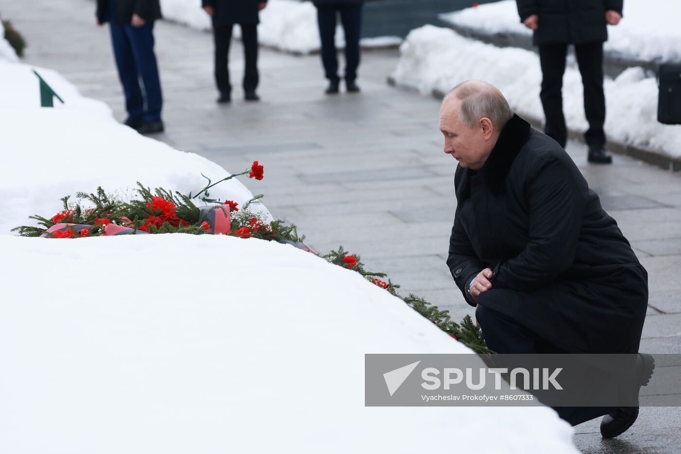 Russia WWII Leningrad Siege Lifting Anniversary Wreath-Laying