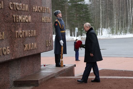 Russia WWII Leningrad Siege Lifting Anniversary Wreath-Laying