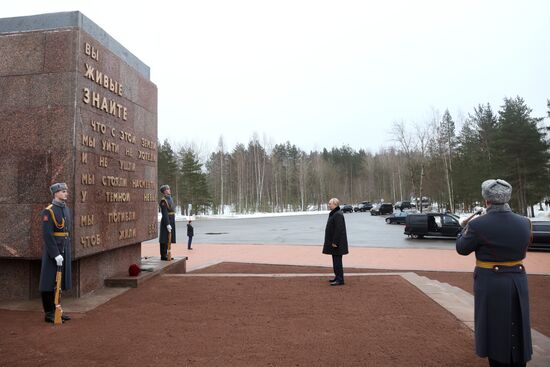 Russia WWII Leningrad Siege Lifting Anniversary Wreath-Laying