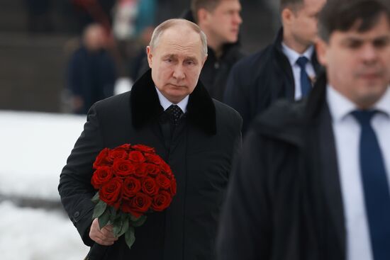 Russia WWII Leningrad Siege Lifting Anniversary Wreath-Laying