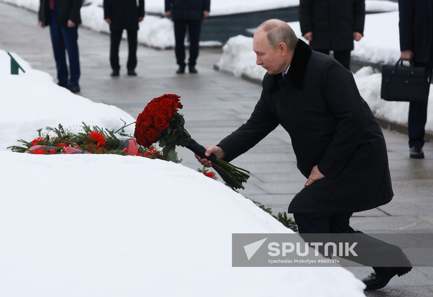 Russia WWII Leningrad Siege Lifting Anniversary Wreath-Laying