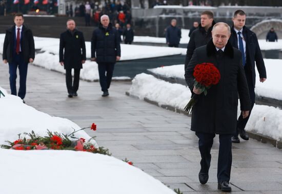 Russia WWII Leningrad Siege Lifting Anniversary Wreath-Laying