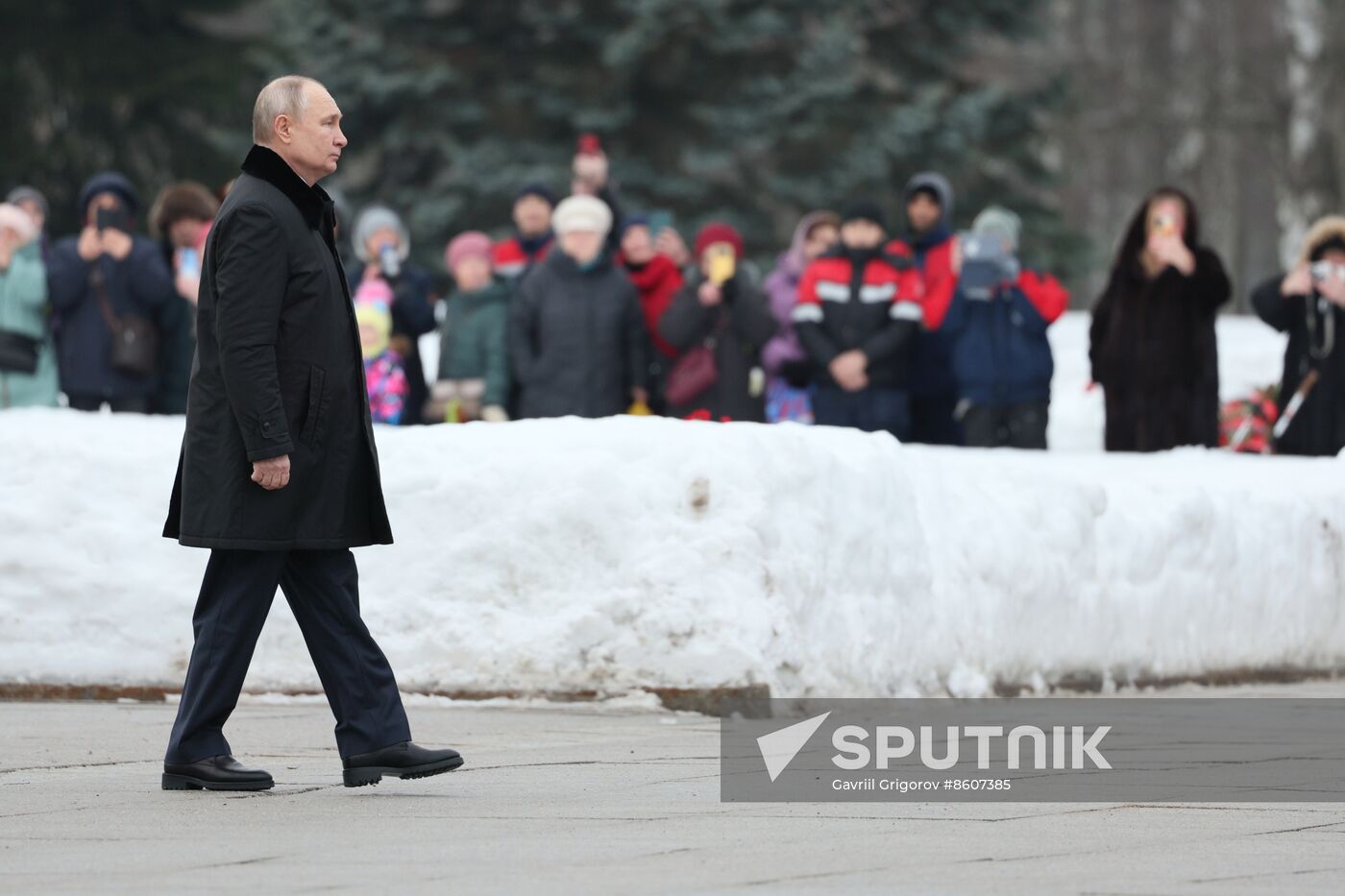 Russia WWII Leningrad Siege Lifting Anniversary Wreath-Laying