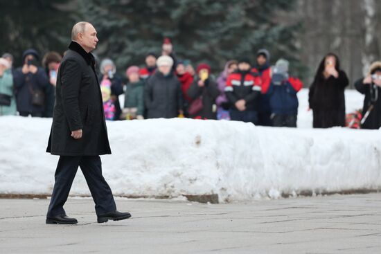 Russia WWII Leningrad Siege Lifting Anniversary Wreath-Laying