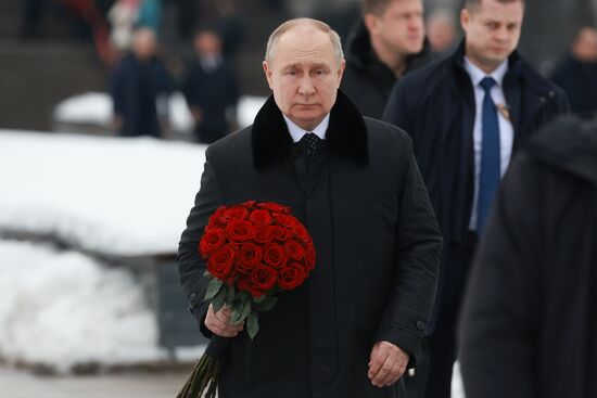 Russia WWII Leningrad Siege Lifting Anniversary Wreath-Laying