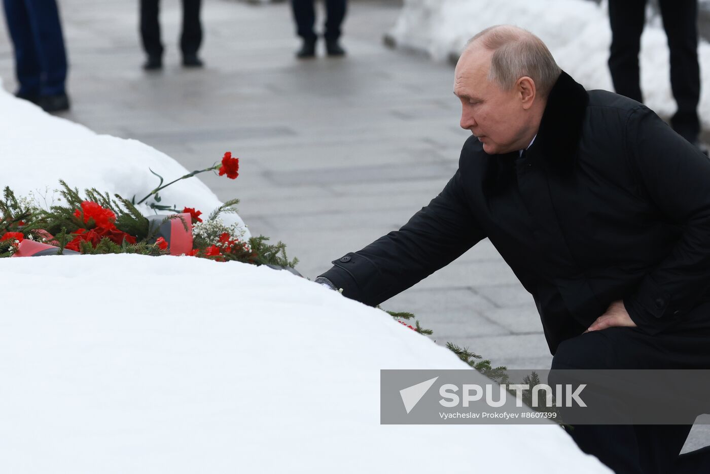 Russia WWII Leningrad Siege Lifting Anniversary Wreath-Laying