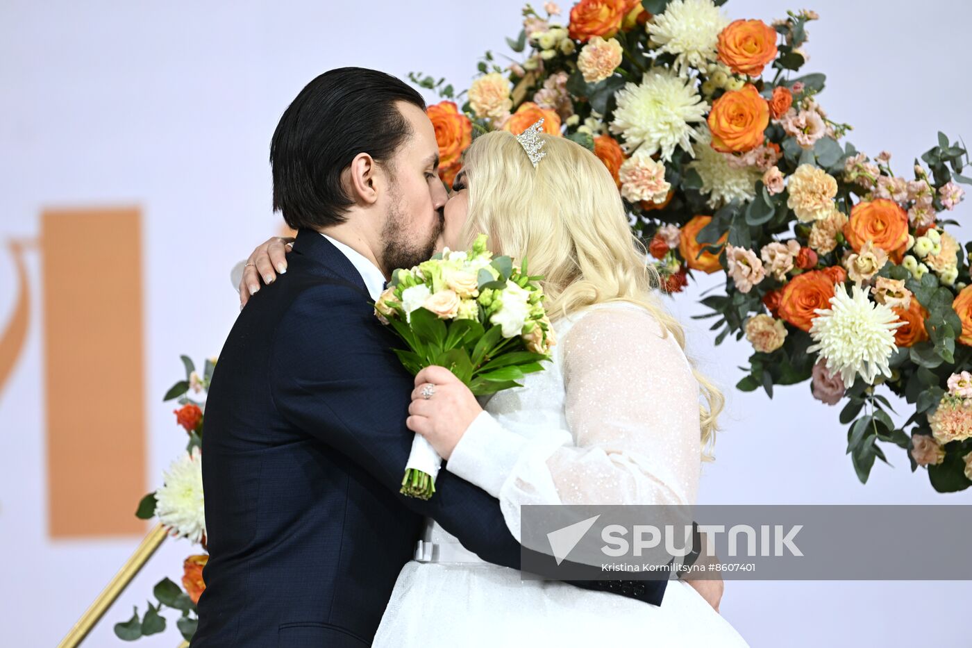 RUSSIA EXPO. Energy Connects Hearts: Wedding of energy industry workers