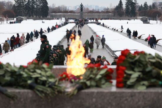 Russia WWII Leningrad Siege Lifting Anniversary Wreath-Laying