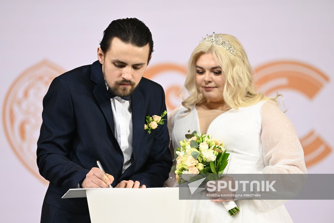 RUSSIA EXPO. Energy Connects Hearts: Wedding of energy industry workers