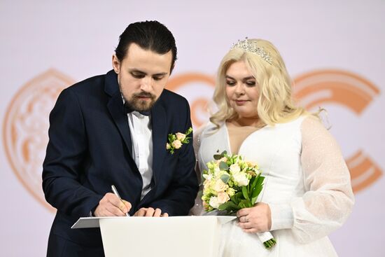 RUSSIA EXPO. Energy Connects Hearts: Wedding of energy industry workers