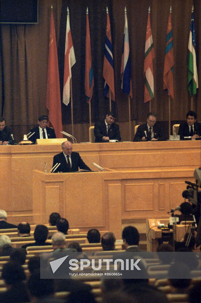 Meeting of Soviet of Nationalities and Soviet of the Union of USSR Supreme Soviet
