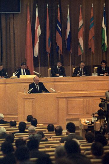 Meeting of Soviet of Nationalities and Soviet of the Union of USSR Supreme Soviet