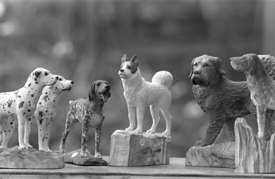 Wood carver V. Sokolov