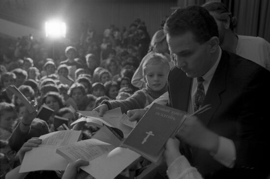 American Internationally Acclaimed Speaker and Preacher Rick Amato tours USSR