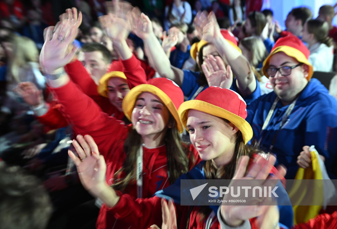 RUSSIA EXPO. 2nd Movement of the First Congress