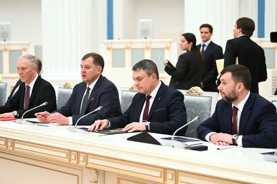 Russia Putin New Regions Social and Economic Development