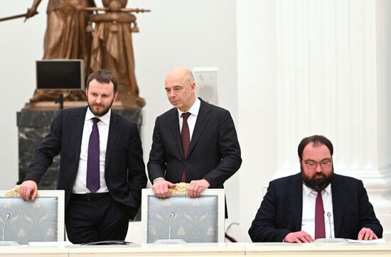 Russia Putin New Regions Social and Economic Development