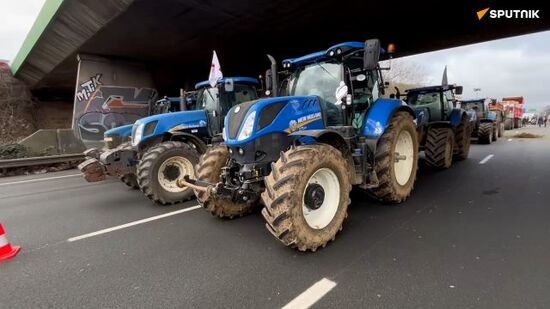 Farmers protesting French government's agricultural policies 