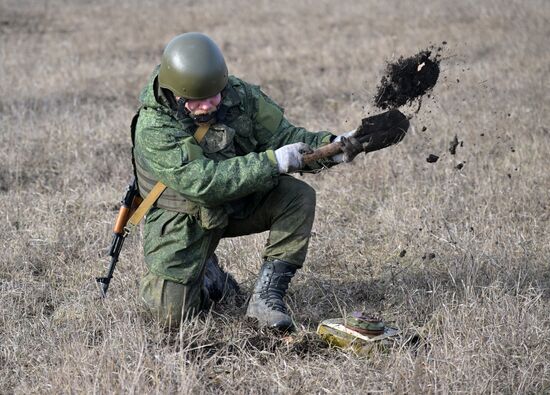 Russia Ukraine Military Operation Engineer Unit