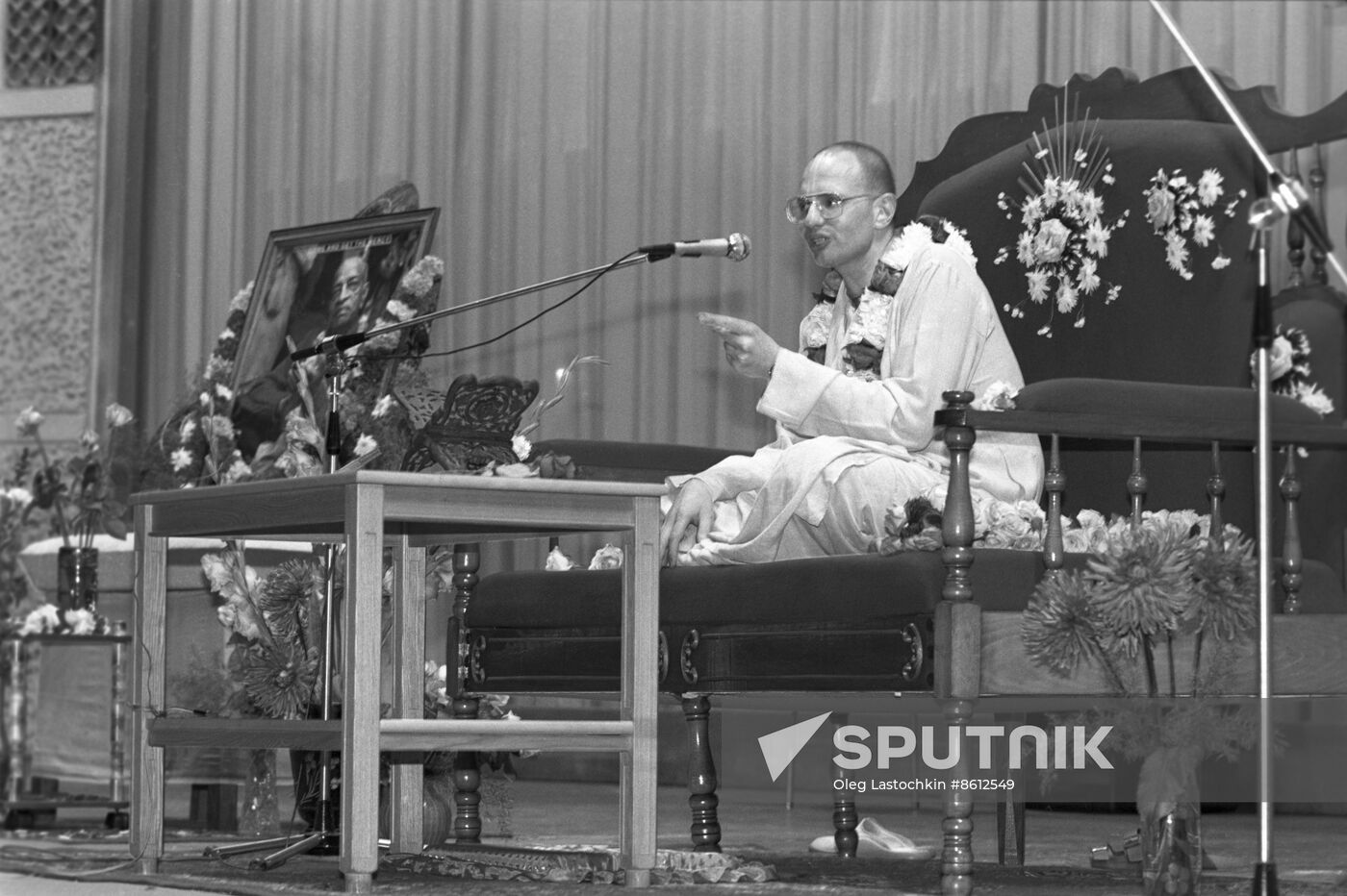 International Society for Krishna Consciousness members visit USSR