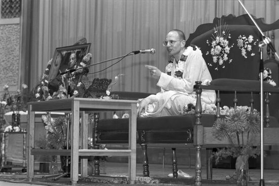 International Society for Krishna Consciousness members visit USSR