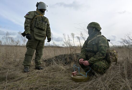 Russia Ukraine Military Operation Sappers