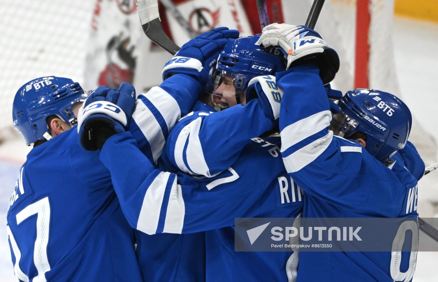 Russia Ice Hockey Kontinental League Dynamo - Avtomobilist