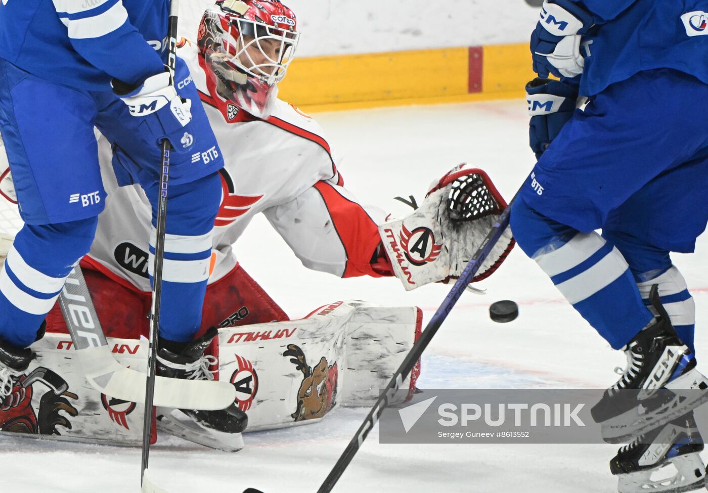 Russia Ice Hockey Kontinental League Dynamo - Avtomobilist