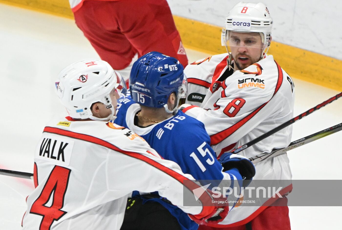 Russia Ice Hockey Kontinental League Dynamo - Avtomobilist