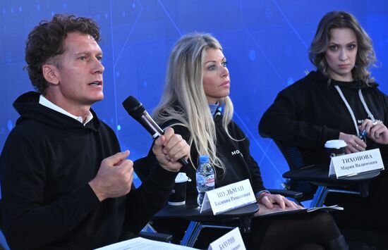 RUSSIA EXPO. Roundtable discussion with Mosconcert management