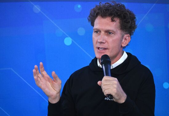 RUSSIA EXPO. Roundtable discussion with Mosconcert management