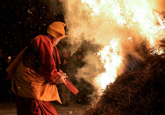 Russia Religion Buddhism Purification Ritual