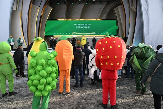 EXPO RUSSIA. Agricultural parade