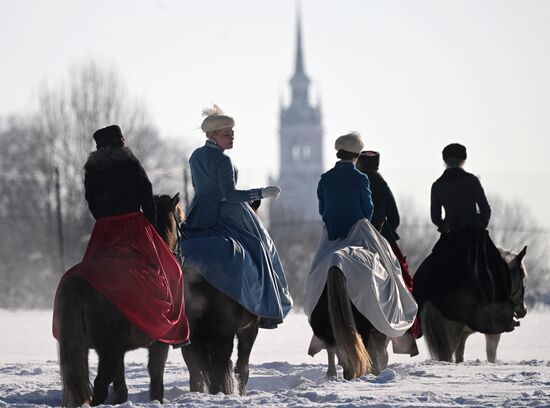 Russia Winter Horseback Hunting