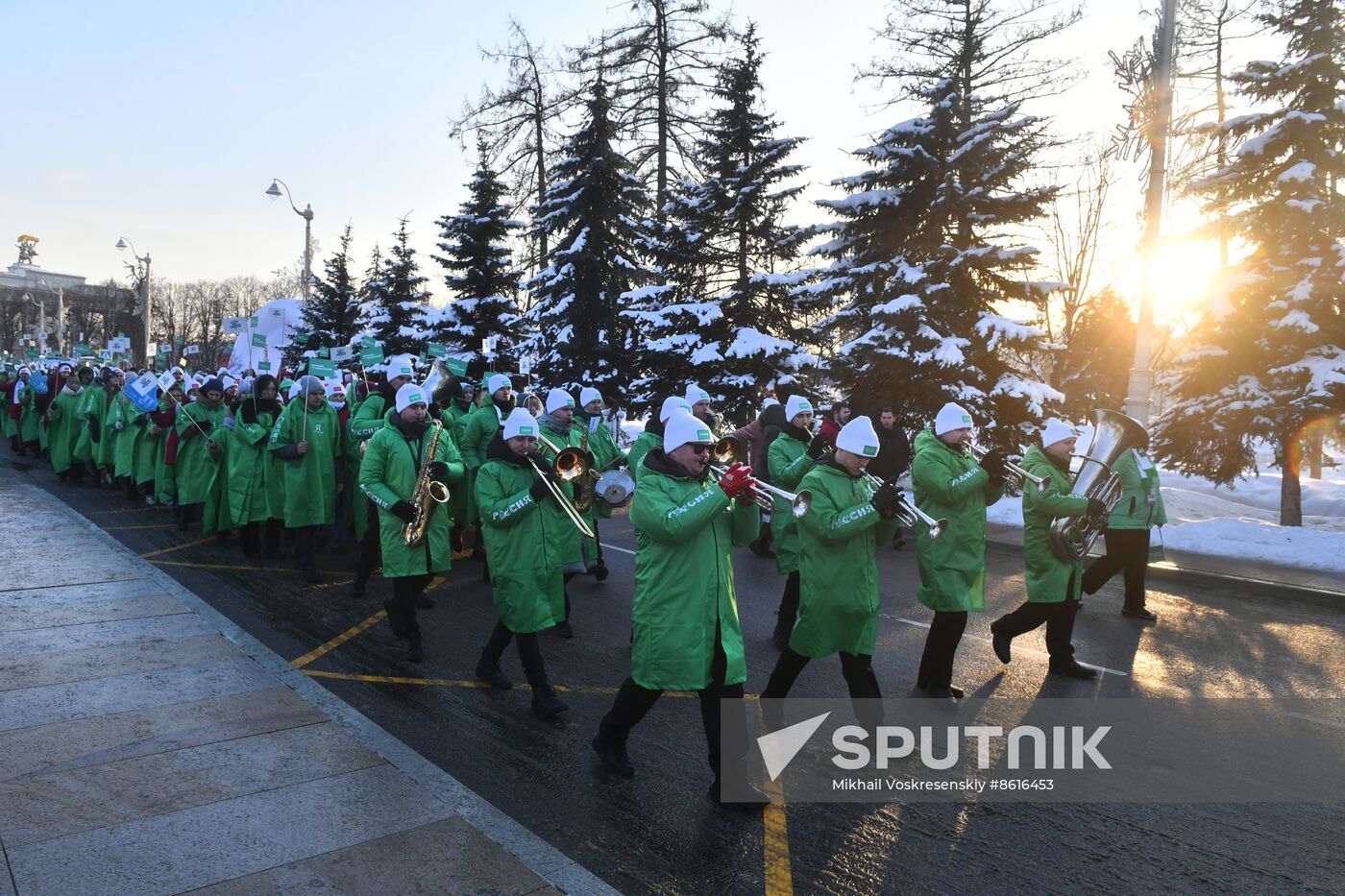 RUSSIA EXPO. Procession by tour guides of Rosmolodyozh's More Than Travel program and exhibition volunteers
