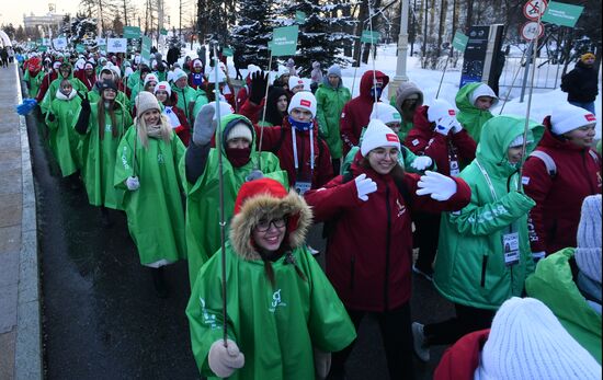 RUSSIA EXPO. Procession by tour guides of Rosmolodyozh's More Than Travel program and exhibition volunteers