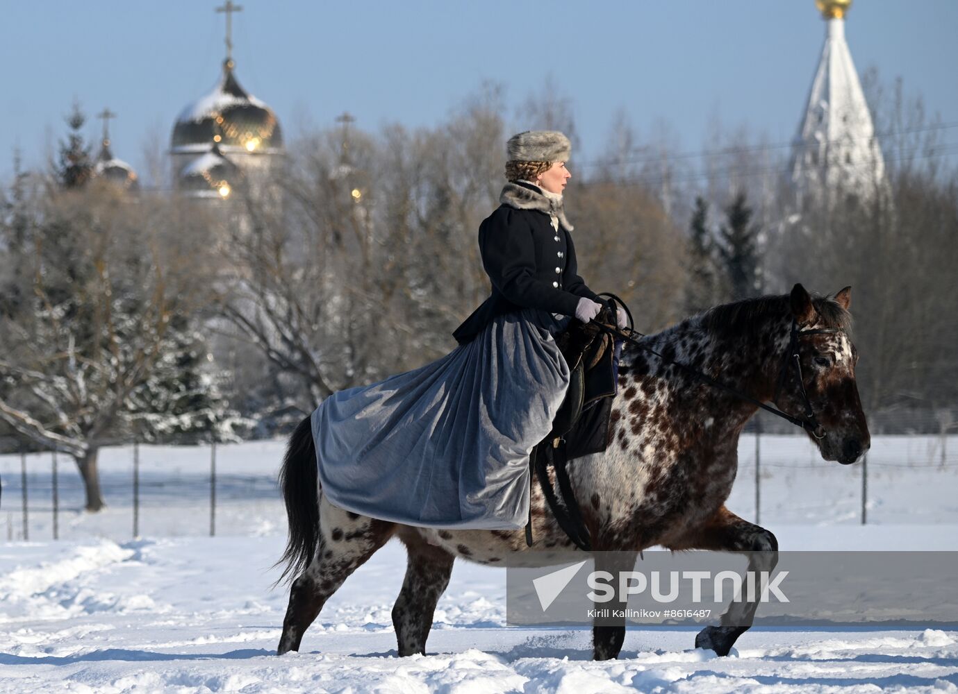 Russia Winter Horseback Hunting