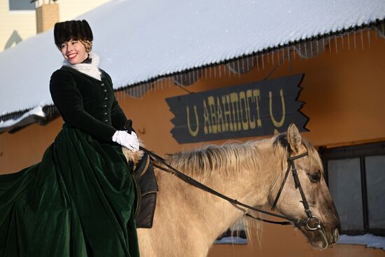 Russia Winter Horseback Hunting