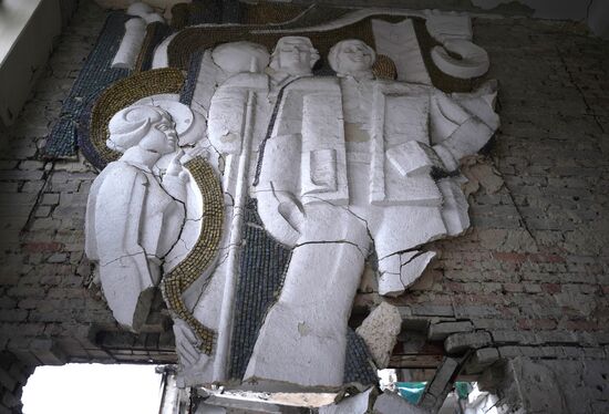 Russia DPR Construction
