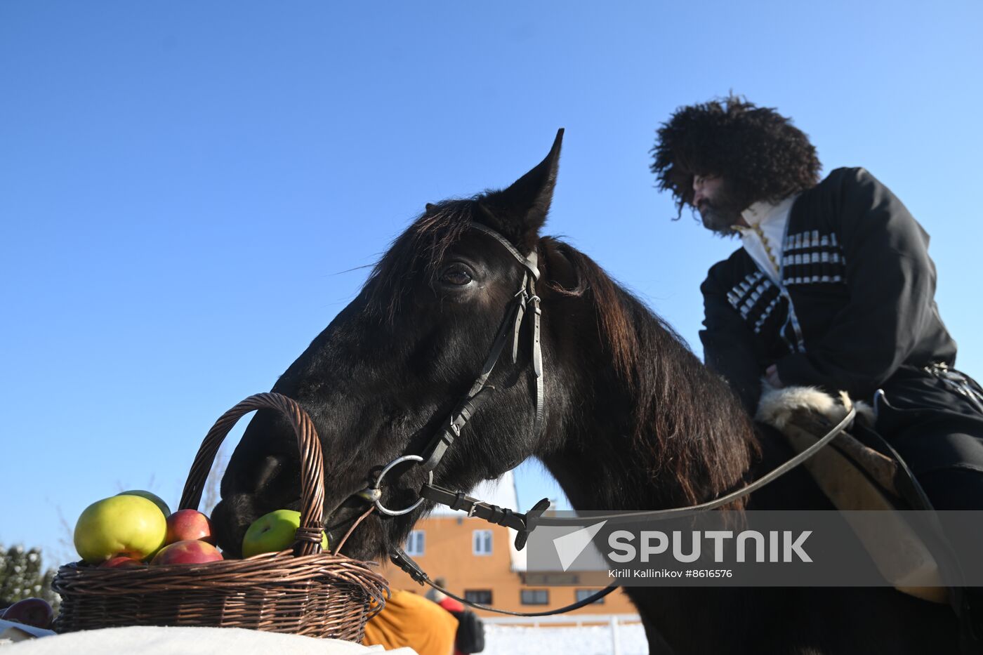 Russia Winter Horseback Hunting