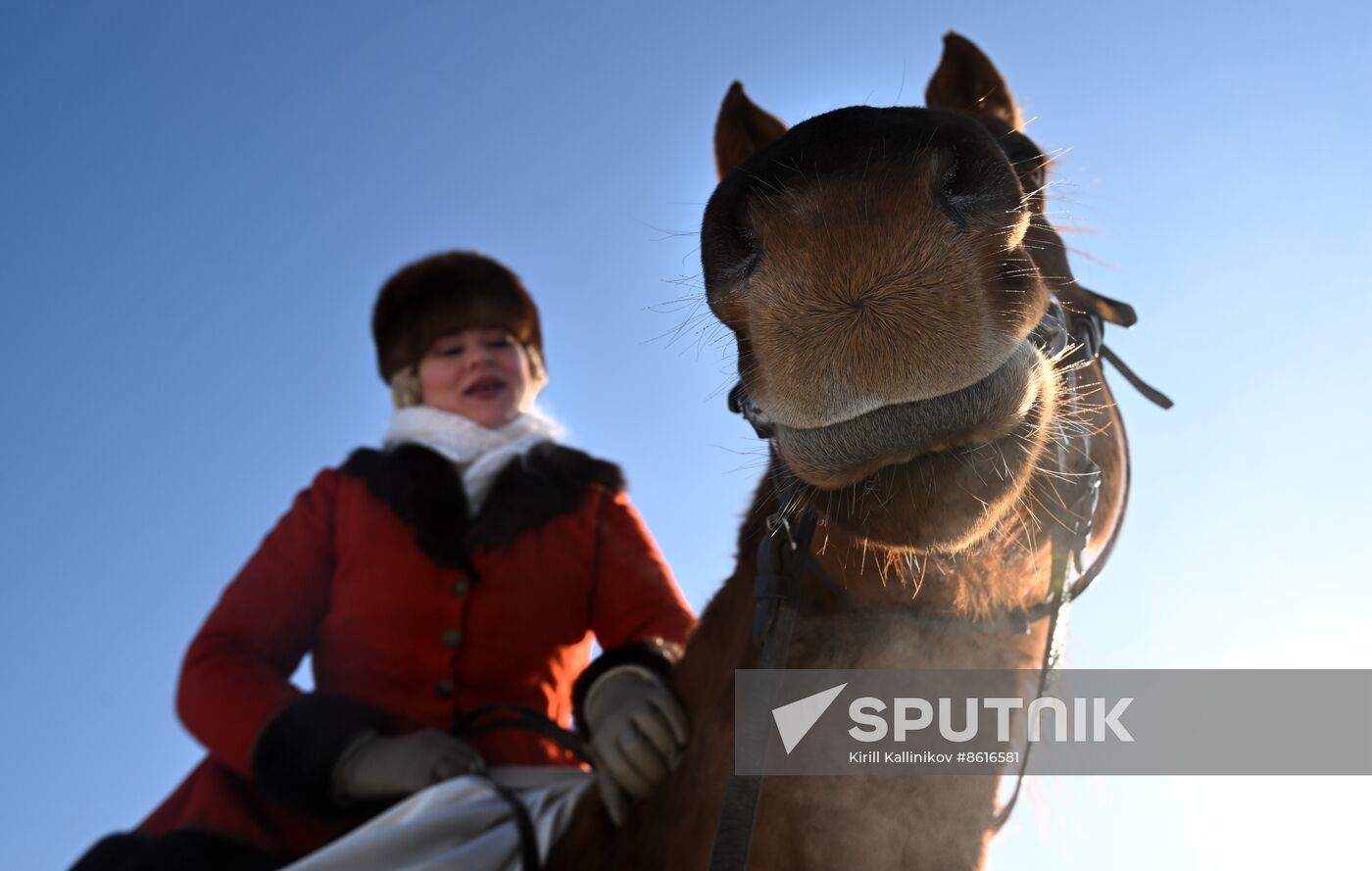 Russia Winter Horseback Hunting