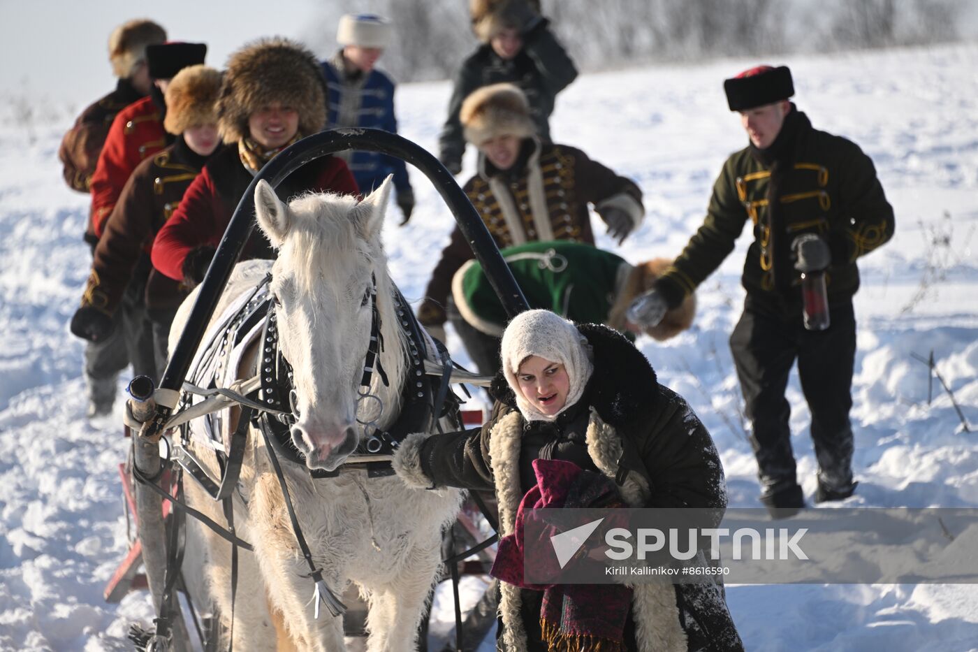 Russia Winter Horseback Hunting