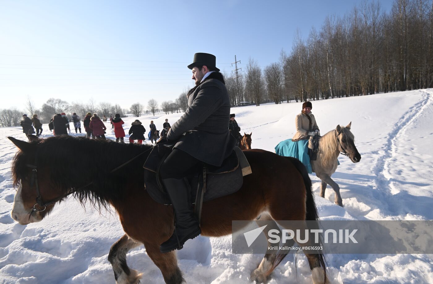 Russia Winter Horseback Hunting