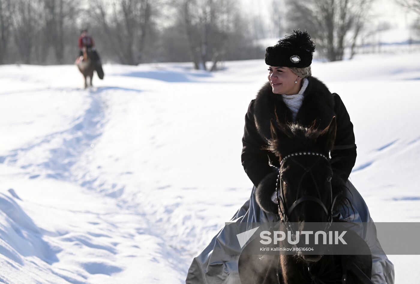 Russia Winter Horseback Hunting