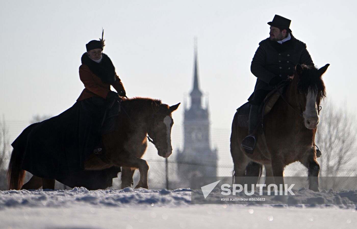 Russia Winter Horseback Hunting