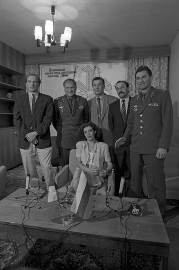 Soyuz TM-17 crew