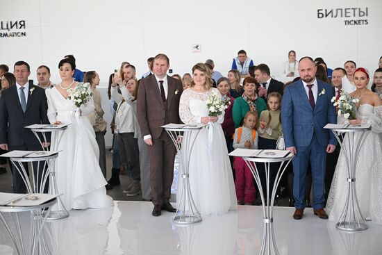 RUSSIA EXPO. Wedding ceremony for 16 couples working in nuclear industry from ten Russian cities from Moscow to Murmansk