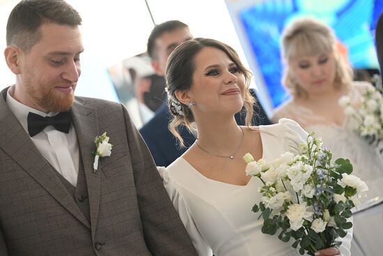 RUSSIA EXPO. Wedding ceremony for 16 couples working in nuclear industry from ten Russian cities from Moscow to Murmansk