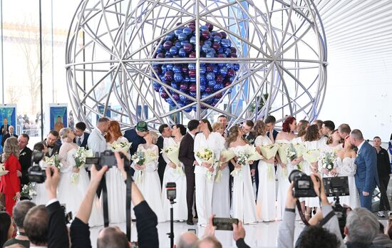 RUSSIA EXPO. Wedding ceremony for 16 couples working in nuclear industry from ten Russian cities from Moscow to Murmansk